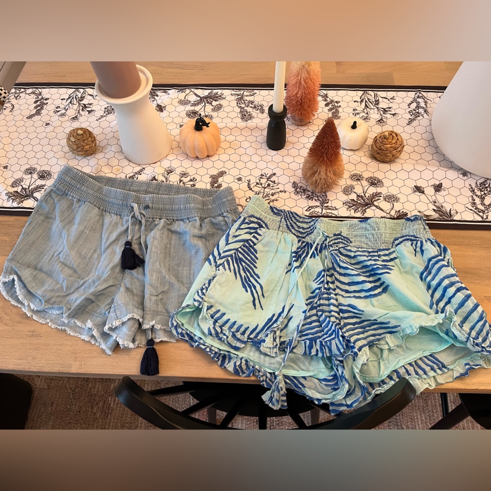Vineyard vines size small shorts lot